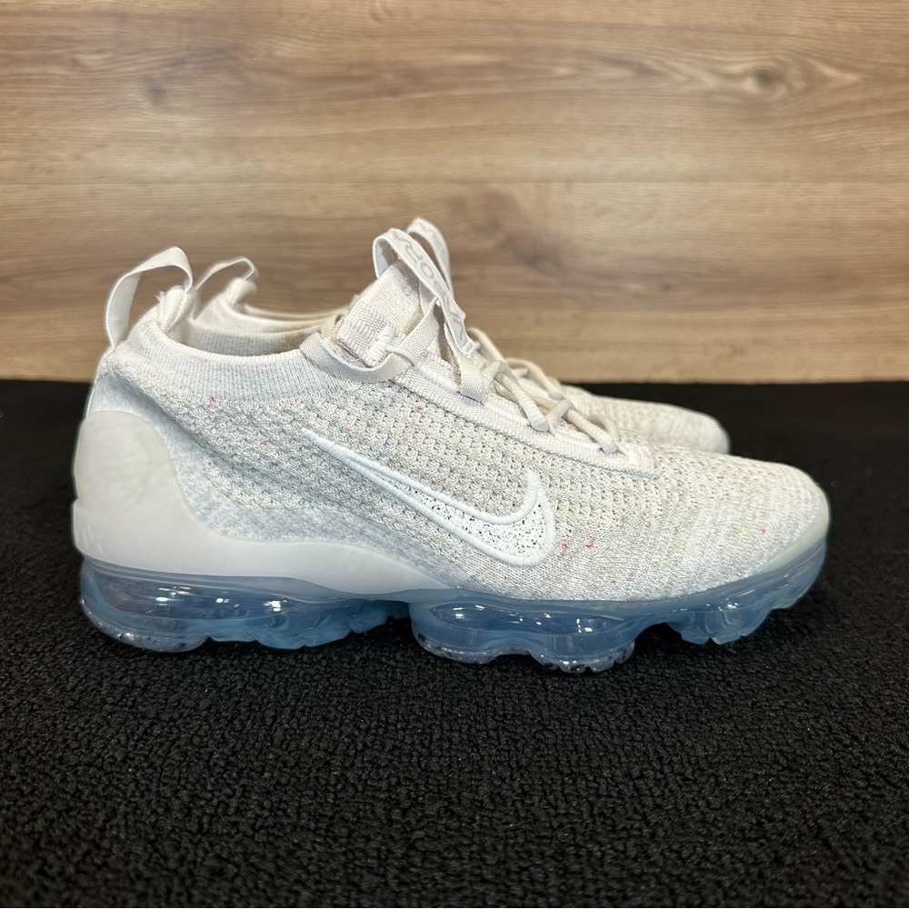 Nike Air Vapormax Flyknit Phantom Athletic Shoe Womens Size 7.5 DJ9975-001 White
